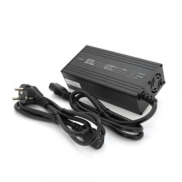 Зарядний пристрій для акумуляторів Li-ion 12V(12,6V),3S,10A,штекер Triangle plug (T-tipe/IEC/C13 N+L-), LED-індикація, 137x90x50mm