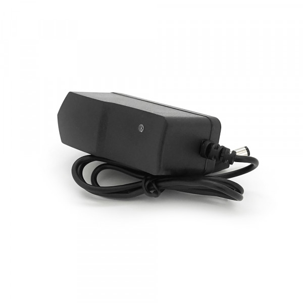 Зарядний пристрій для Li-Ion акумуляторів 12V (12,6V/3S) 1A, штекер 5,5х2,5мм, BOX, Q300