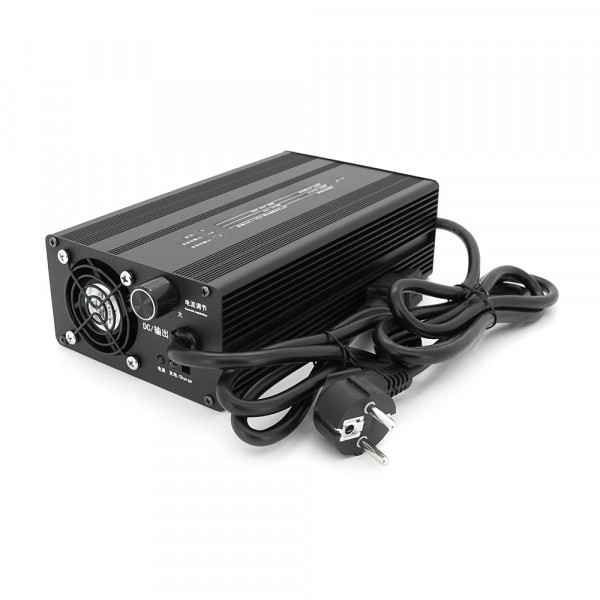 Зарядний пристрій для акумуляторів Li-ion 48V(58,4V),15A,1300W, LED-індикація, 225х125х68mm, 1.85kg
