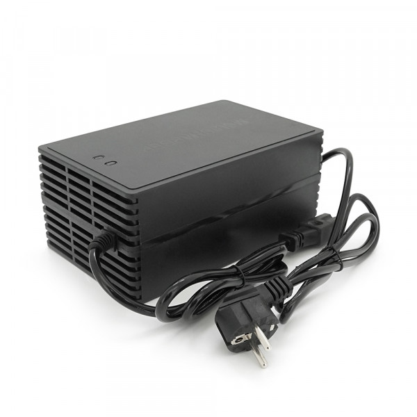 Зарядний пристрій для акумуляторів Li-ion 48V(54,6V),13S,8A,480W,штекер Triangle plug (T-tipe/IEC/C13 N+L-) індикація, 220х122х86mm, 1.5kg