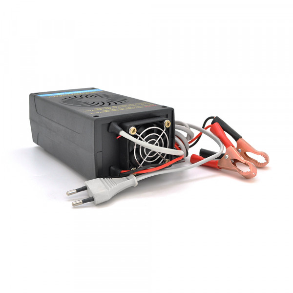 Інтелектуальне ЗУ РОБОТ-12 десульфатирующее для акумулятора 12V (1-200Ah) (MF, WET,AGM,GEL,CA/CA), 160-245V,Ток заряду 12,5А, крокодили в комплекті