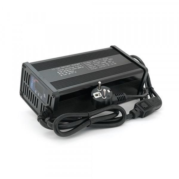 Зарядний пристрій для акумуляторів Li-ion 60V(71,4V),17S,15A, 900Вт. штекер Triangle plug (T-tipe/C13/IEC). 185x88x60mm 1.5 кг