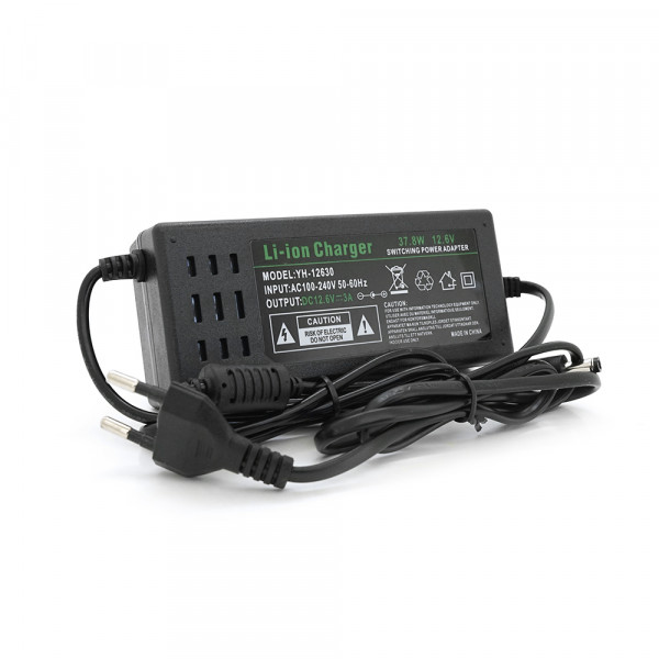 2 Мп TVI/AHD/CVI/CVBS відеокамера DS-2CE17D0T-IT5F(C) (3,6 ММ)