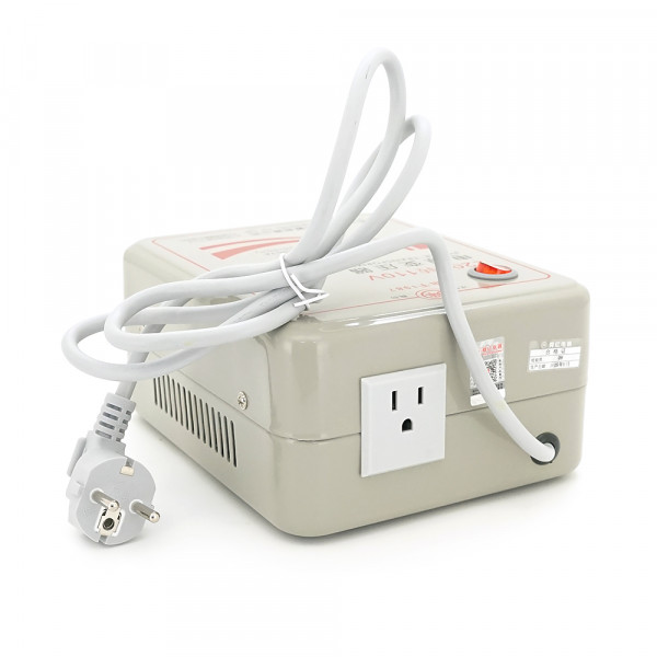 Перетворювач напруги трансформаторний універсальний TM111-3000VA Input 220 V/Output 110V+ універсальна розетка