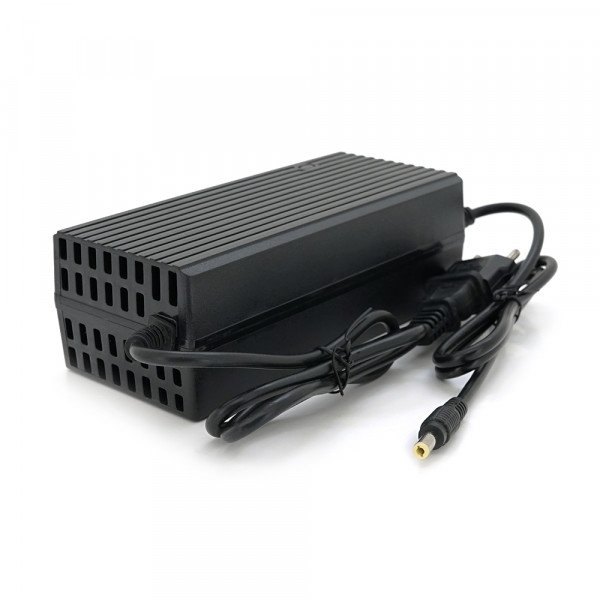 Зарядний пристрій Jinyi для акумуляторів LiFePo4 60V(73V),20S,3A,штекер 5.5*2.5,з індикацією,BOX