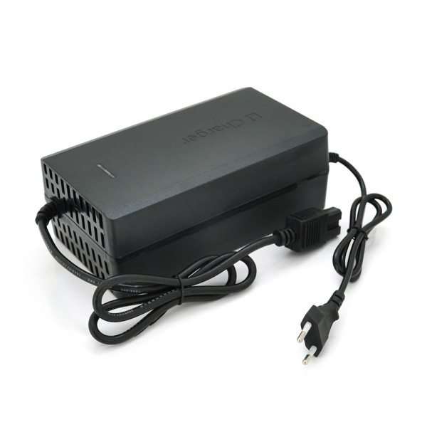 Зарядний пристрій для акумуляторів Li-ion 72V8A(84V),20S,штекер Triangle plug (T-tipe/IEC/C13 N+L-) ,з індикацією,BOX