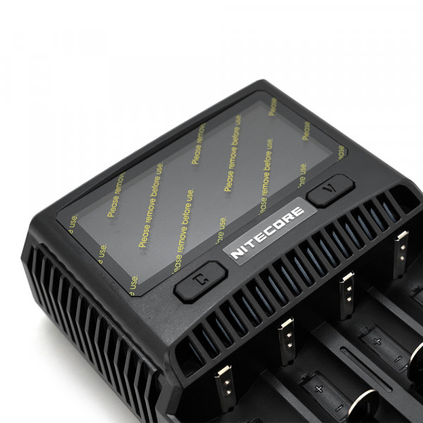 Зарядний пристрій універсальний Nitecore SC4, 4 канали, LCD дисплей, підтримує Li-ion, Ni-MH та Ni-Cd AA (R6), ААA (R03), AAAA, С (R14), 3A