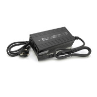 Зарядний пристрій для акумуляторів Li-ion 12V(12,6V),3S,15A,штекер Triangle plug (T-tipe/IEC/C13 N+L-), LED-індикація, 137x90x50mm