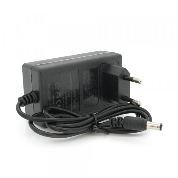 Зарядний пристрій для акумуляторів Li-ion 8.4V2A,штекер 5,5х2,5мм,BOX