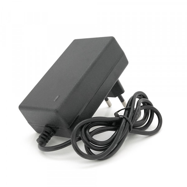 Зарядний пристрій для акумуляторів Li-ion 8.4V2A,штекер 5,5х2,5мм,BOX
